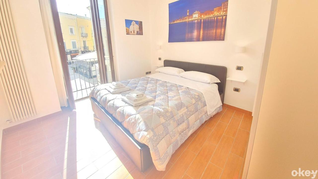 Dimora Donna Vittoria - Bari Vecchia Apartment Bagian luar foto