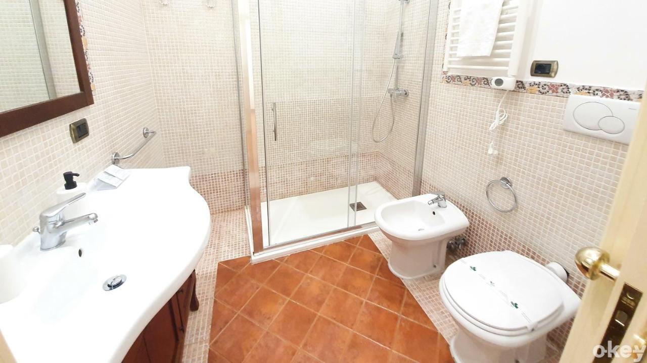 Dimora Donna Vittoria - Bari Vecchia Apartment Bagian luar foto