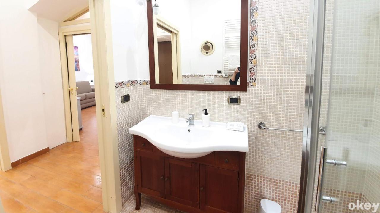 Dimora Donna Vittoria - Bari Vecchia Apartment Bagian luar foto
