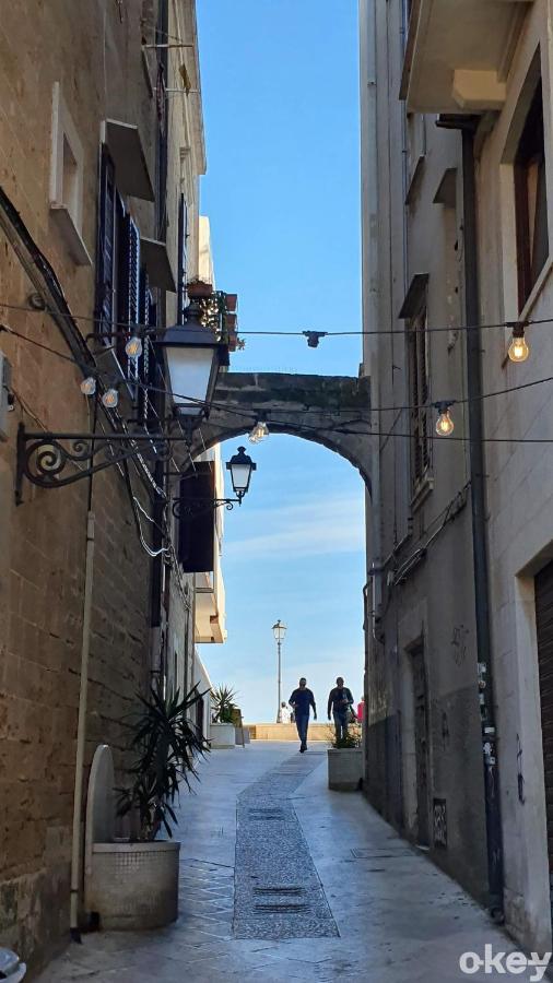 Dimora Donna Vittoria - Bari Vecchia Apartment Bagian luar foto